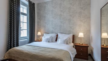 Junior suite | Luxe beddengoed, een minibar, een kluis op de kamer, een laptopwerkplek