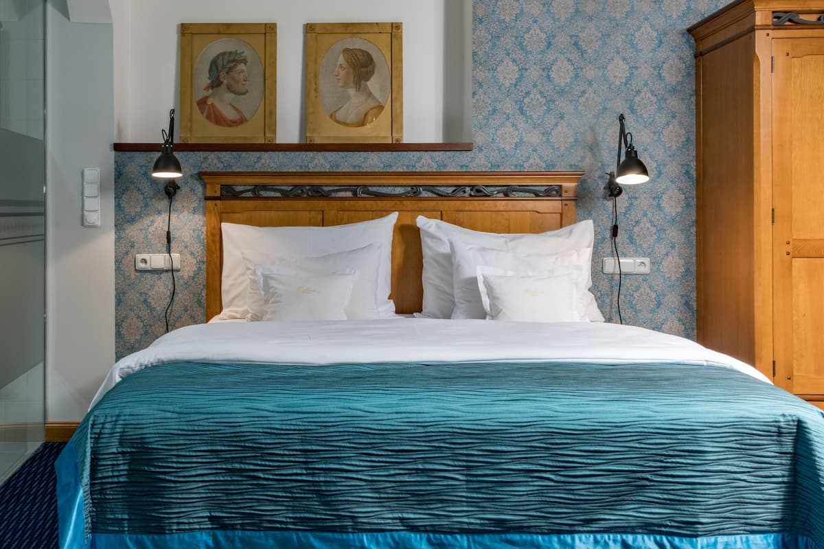 1 bedroom, premium bedding, minibar, in-room safe