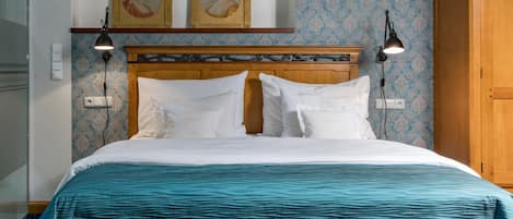 1 bedroom, premium bedding, minibar, in-room safe