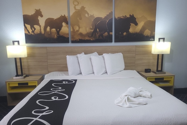 Habitación, 1 cama de matrimonio grande, no fumadores | Ropa de cama de alta calidad y colchones con acolchado adicional