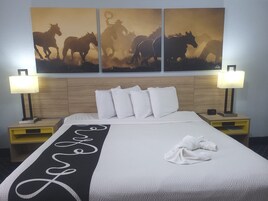 Room, 1 King Bed, Non Smoking | Premium bedding, pillowtop beds, desk, laptop workspace