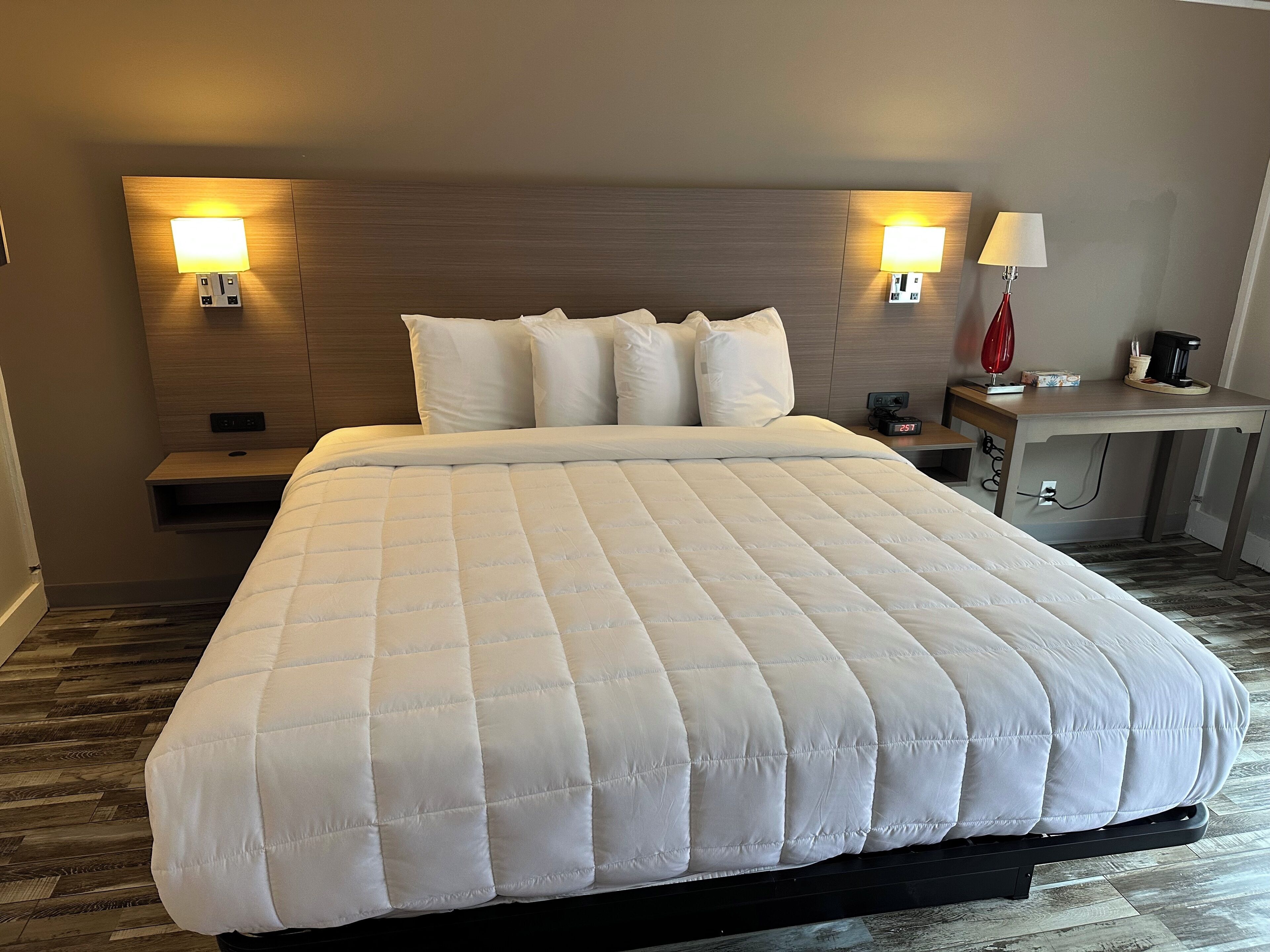 ห้องดีลักซ์, เตียงคิงไซส์ 1 เตียง, ปลอดบุหรี่ (ADA) | เครื่องนอนระดับพรีเมียม, ผ้าปูที่นอน