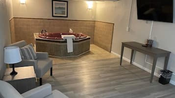 Suite Romantis, 1 kamar tidur, Bebas Asap Rokok | Seprai premium dan seprai linen