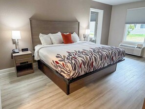 Luxury Suite, 1 King Bed with Sofa bed | Premium bedding, bed sheets - Whaler Inn and Suites (New Bedford)