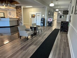 Lobby sitting area - Whaler Inn and Suites (New Bedford)