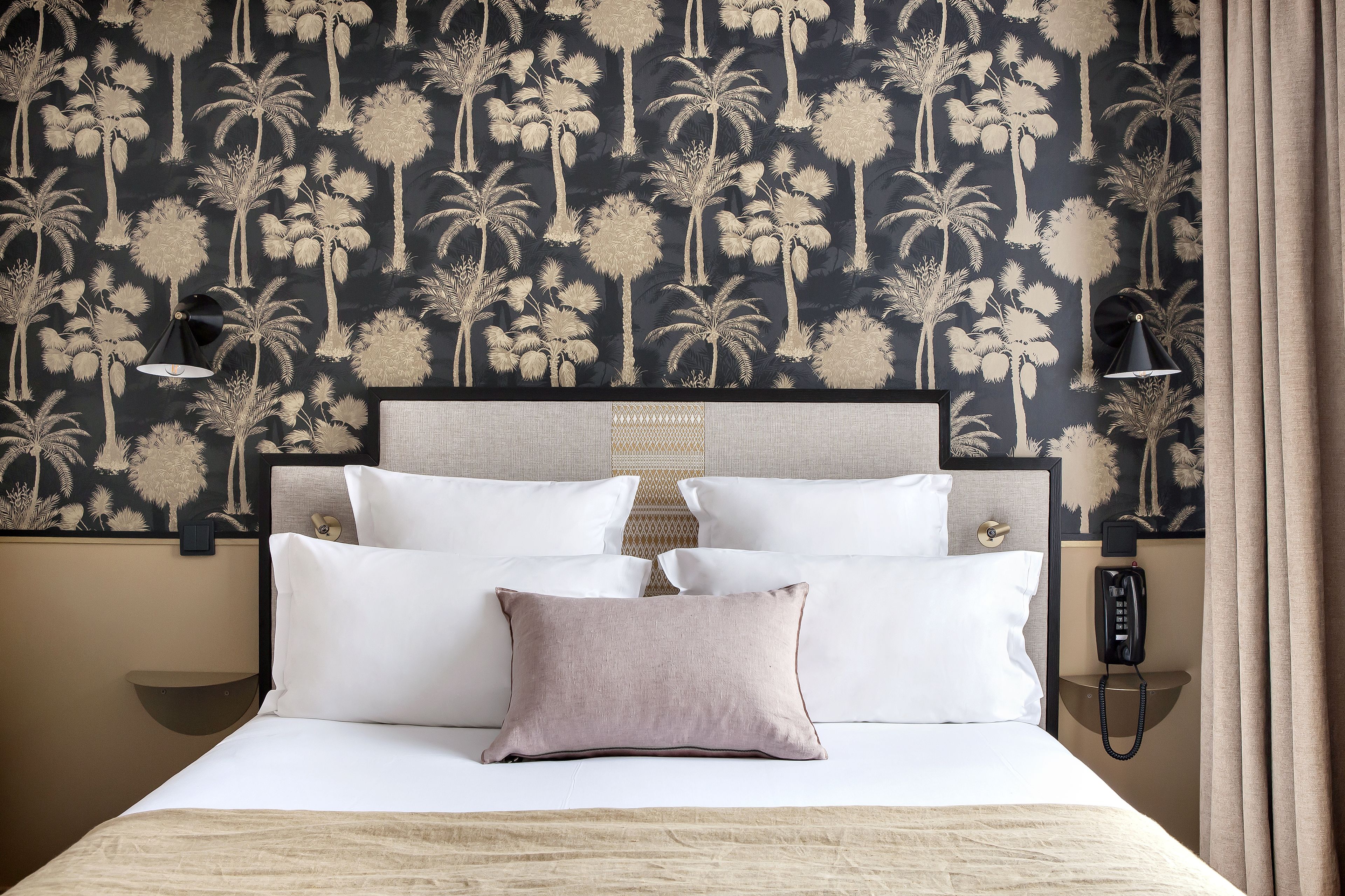 premium bedding, pillow-top beds, minibar, in-room safe