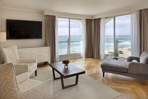 行政套房 | 起居区 | 液晶电视、收费电影