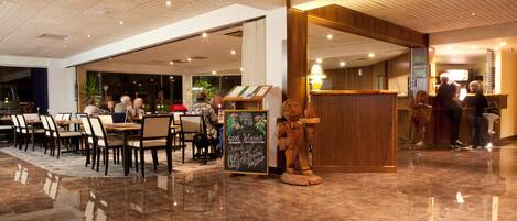 Se sirven desayunos y cenas, cocina europea moderna