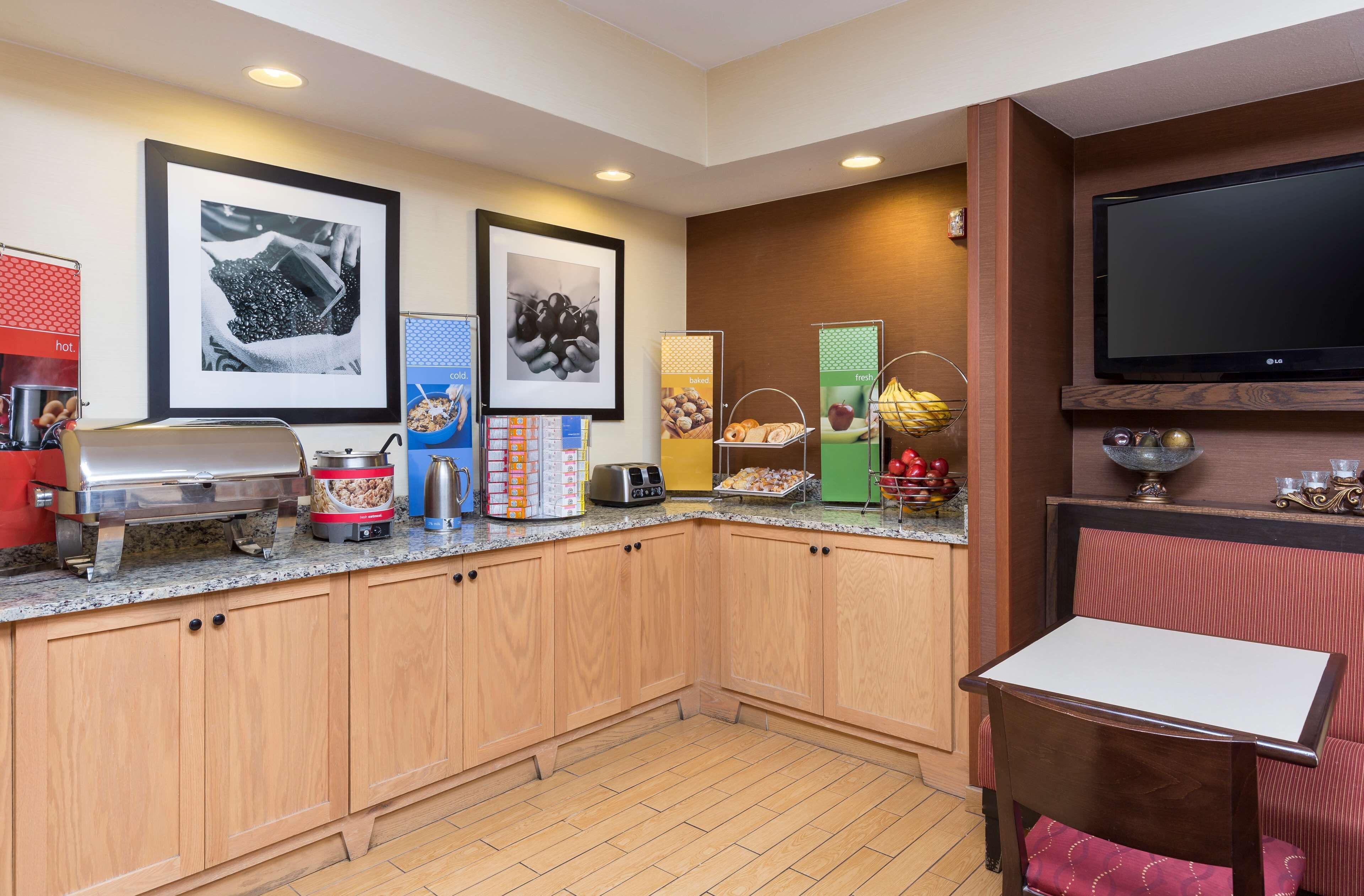 free daily continental breakfast