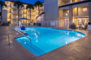 Outdoor pool, sun loungers
