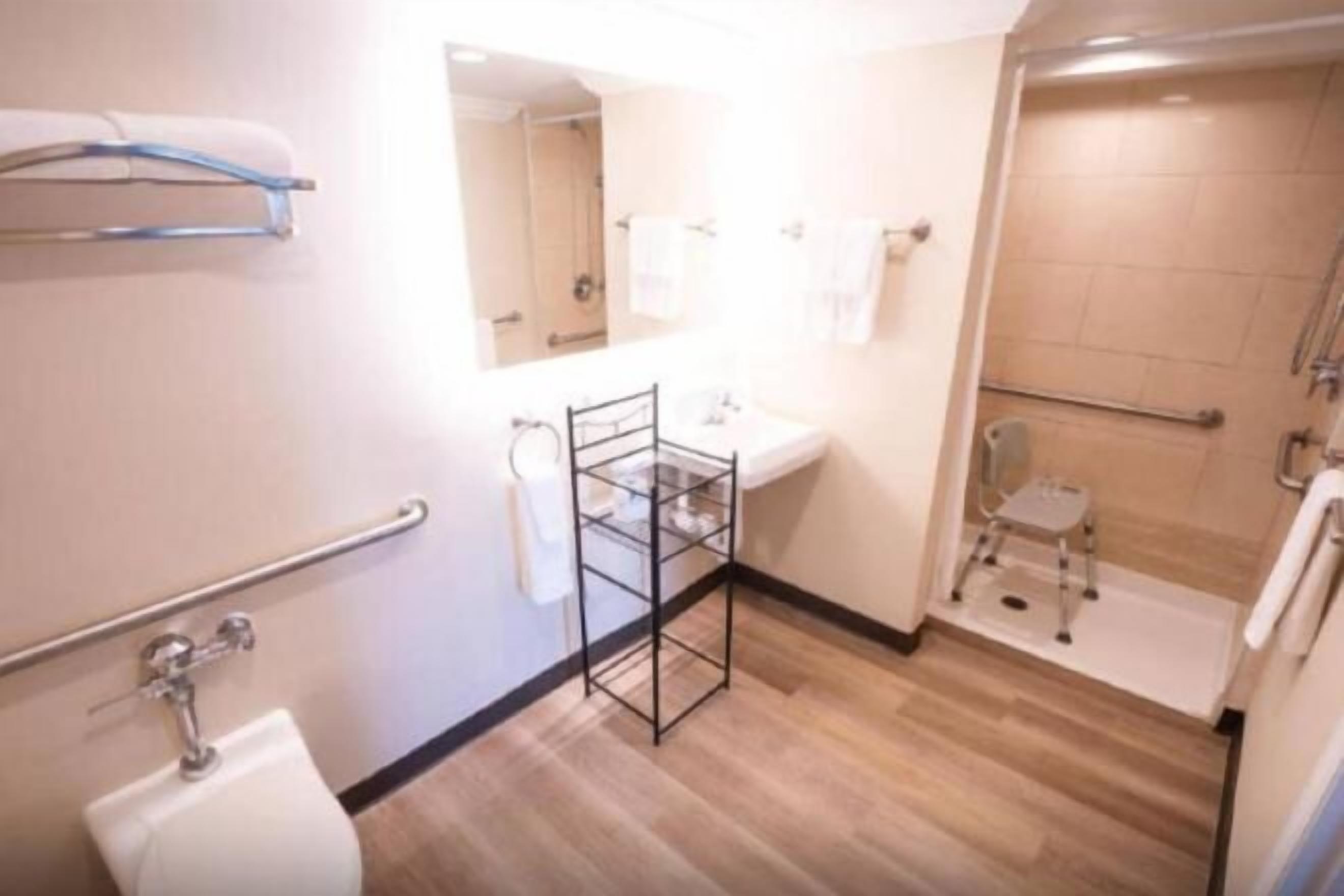 Bathroom | Free toiletries, hair dryer, towels, soap