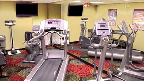 A gym with treadmills, elliptical machines, and stationary bikes. - Holiday Inn Express Jamestown by IHG (Jamestown)