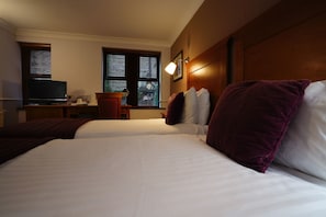 Standard Twin Room | 1 bedroom, hypo-allergenic bedding, desk, iron/ironing board