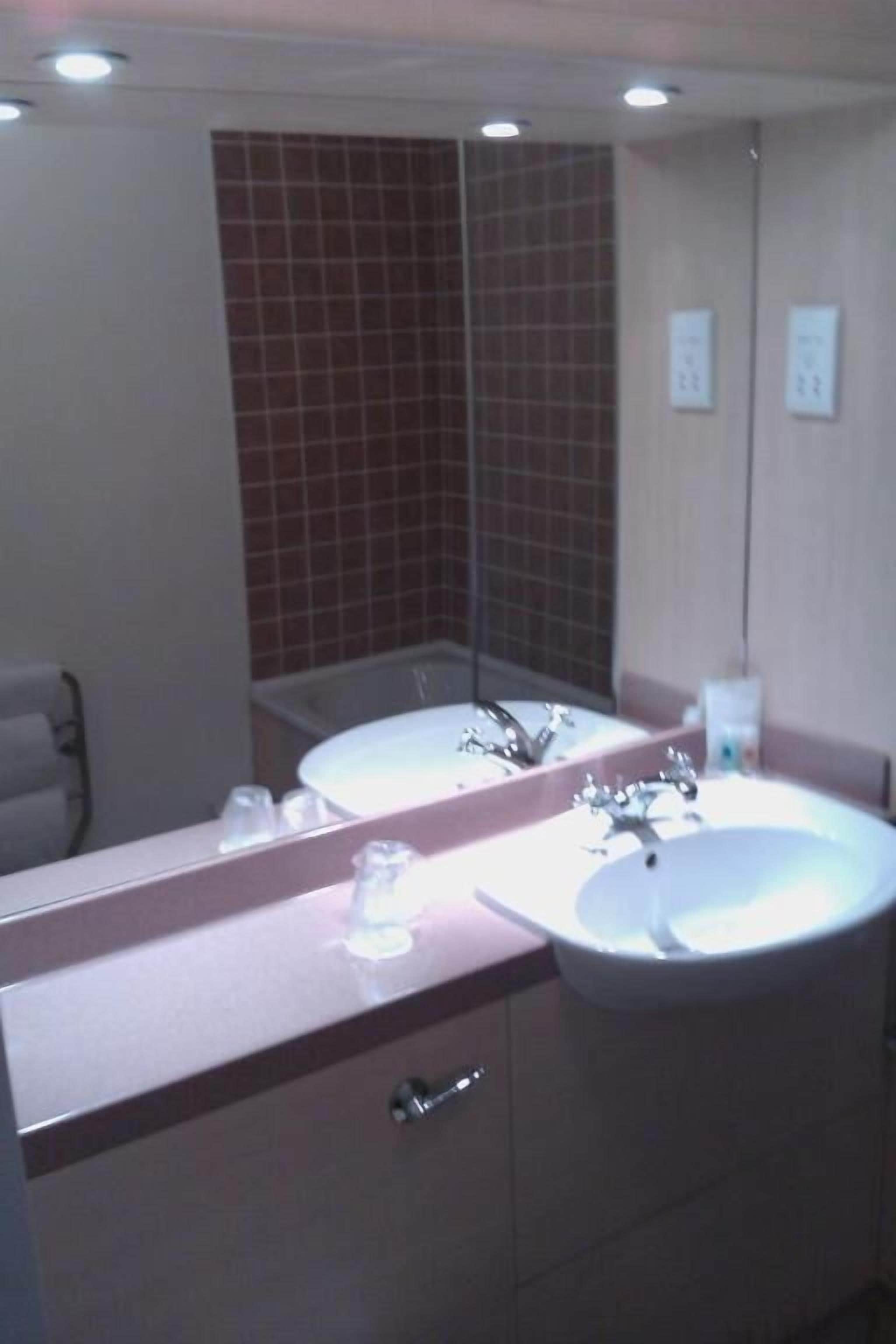 Photo - Gomersal Park Hotel