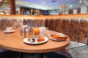 Daily buffet breakfast (GBP 14.00 per person)
