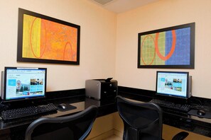 Business center - Fairfield Inn & Suites by Marriott Bloomington (Bloomington)