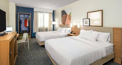 Spark by Hilton Bloomington