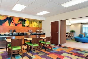 Free daily continental breakfast