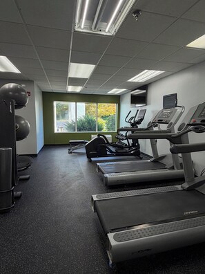 Gym - Spark by Hilton Bloomington (Bloomington)