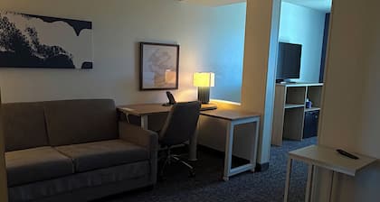 Spark by Hilton Bloomington