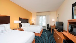 Desk, iron/ironing board, free cribs/infant beds, free WiFi - Fairfield Inn & Suites Bloomington (Bloomington)