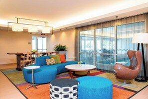 Lobby - Fairfield Inn & Suites by Marriott Bloomington (Bloomington)