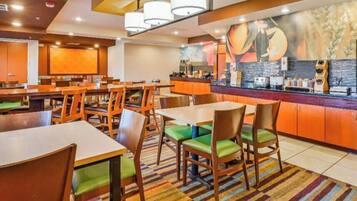 Desayuno buffet incluido todos los días