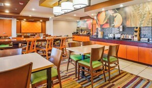 Free daily buffet breakfast - SureStay by Best Western Norman (Norman)