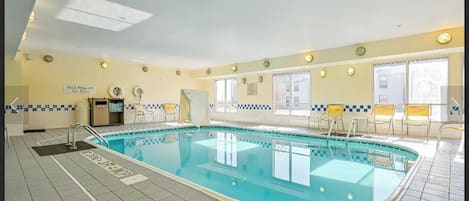 Una piscina cubierta