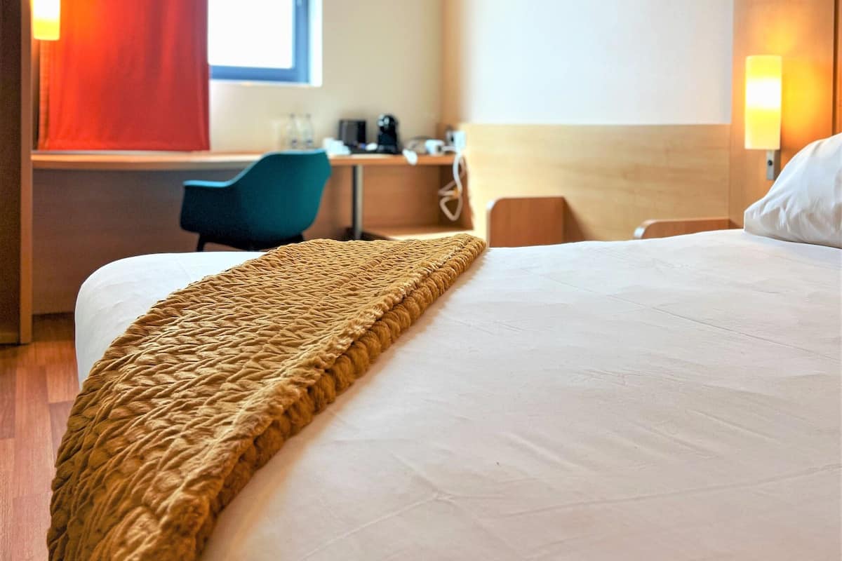 Comfort Double Room | Desk, laptop workspace, blackout drapes, soundproofing