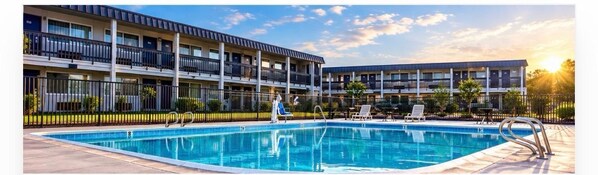 Pool - Motel 6 Claremont, CA (Claremont)