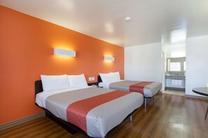 In-room safe, blackout drapes, bed sheets, alarm clocks - Motel 6 Claremont, CA (Claremont)