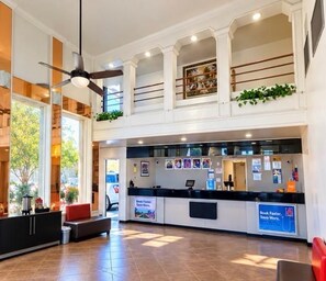 Reception - Motel 6 Claremont, CA (Claremont)