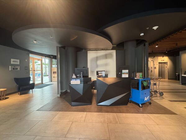 Mostrador para check-in y check-out