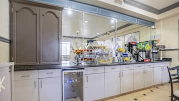 Free daily continental breakfast