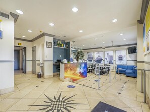 Lobby - Days Inn & Suites by Wyndham Webster NASA-ClearLake-Houston (Webster)