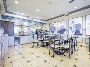 Free daily continental breakfast 