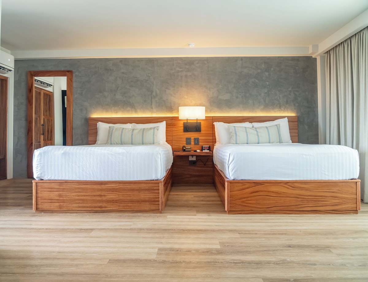 Superior Room | Ropa de cama de alta calidad y caja de seguridad en la habitación