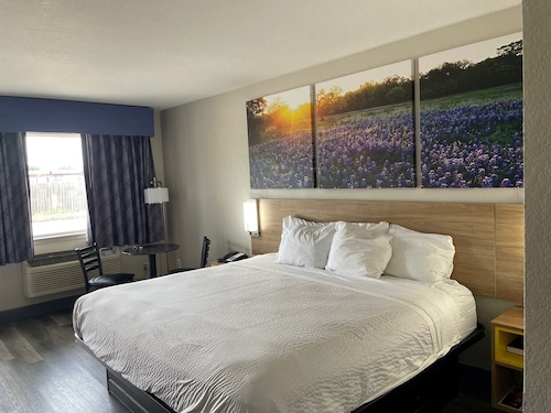 Days Inn by Wyndham San Antonio Southeast/Frost Bank Center