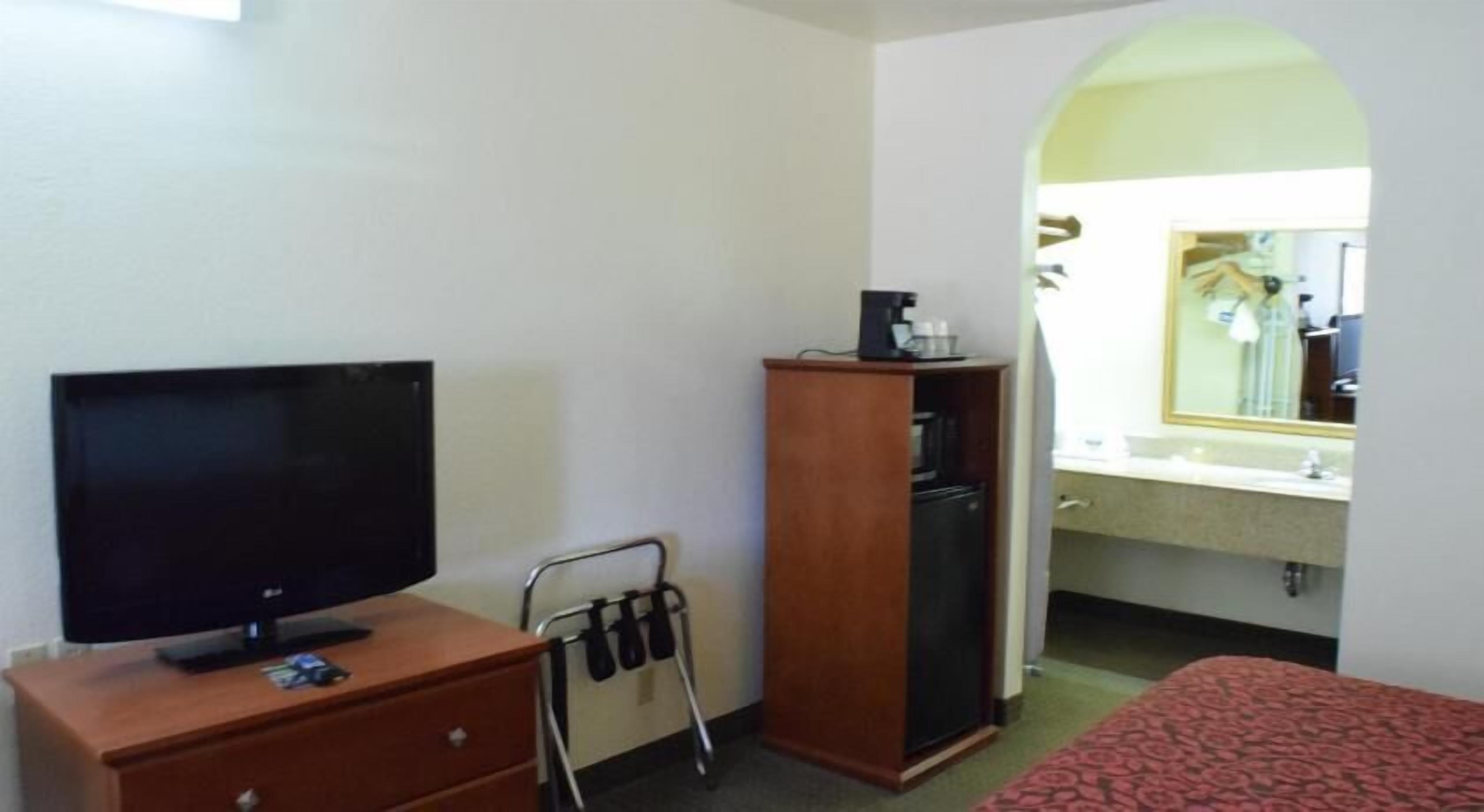 Pillowtop beds, in-room safe, desk, iron/ironing board