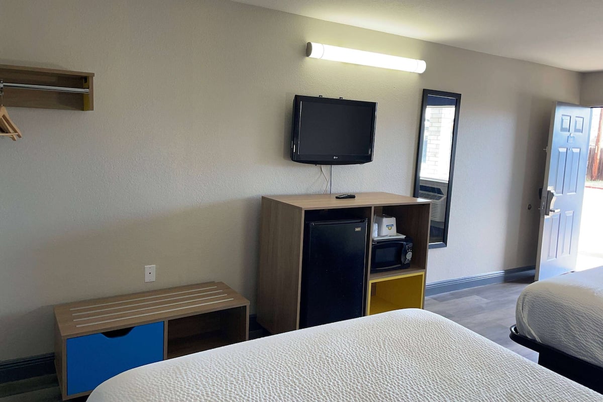Pillowtop beds, in-room safe, desk, iron/ironing board