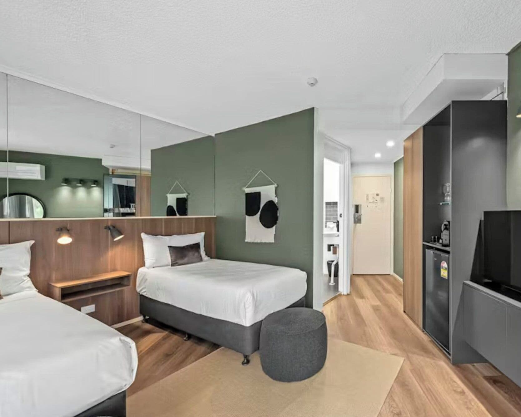 Desk, laptop workspace, iron/ironing board, free WiFi