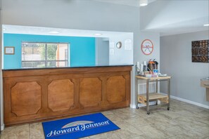 Lobby - Howard Johnson by Wyndham Vicksburg (Vicksburg)