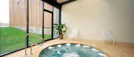Indoor spa tub