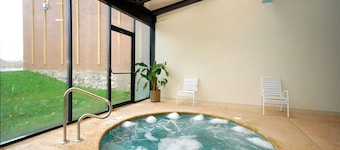 クオリティ ホテル & スイーツ アット ザ フォールズ