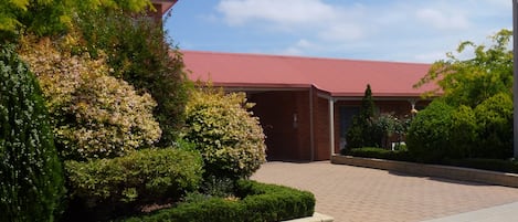 Façana frontal de l'allotjament