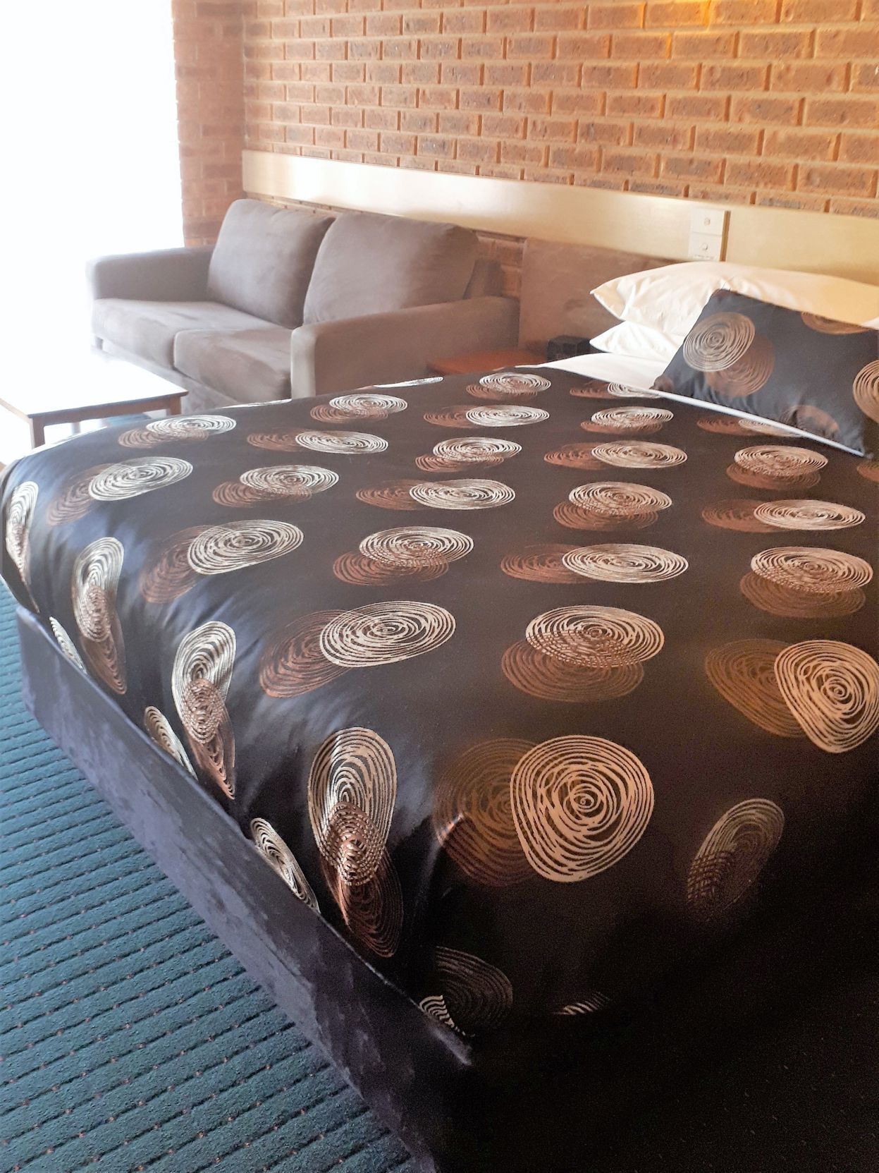 Minibar, Schreibtisch, laptopgeeigneter Arbeitsplatz