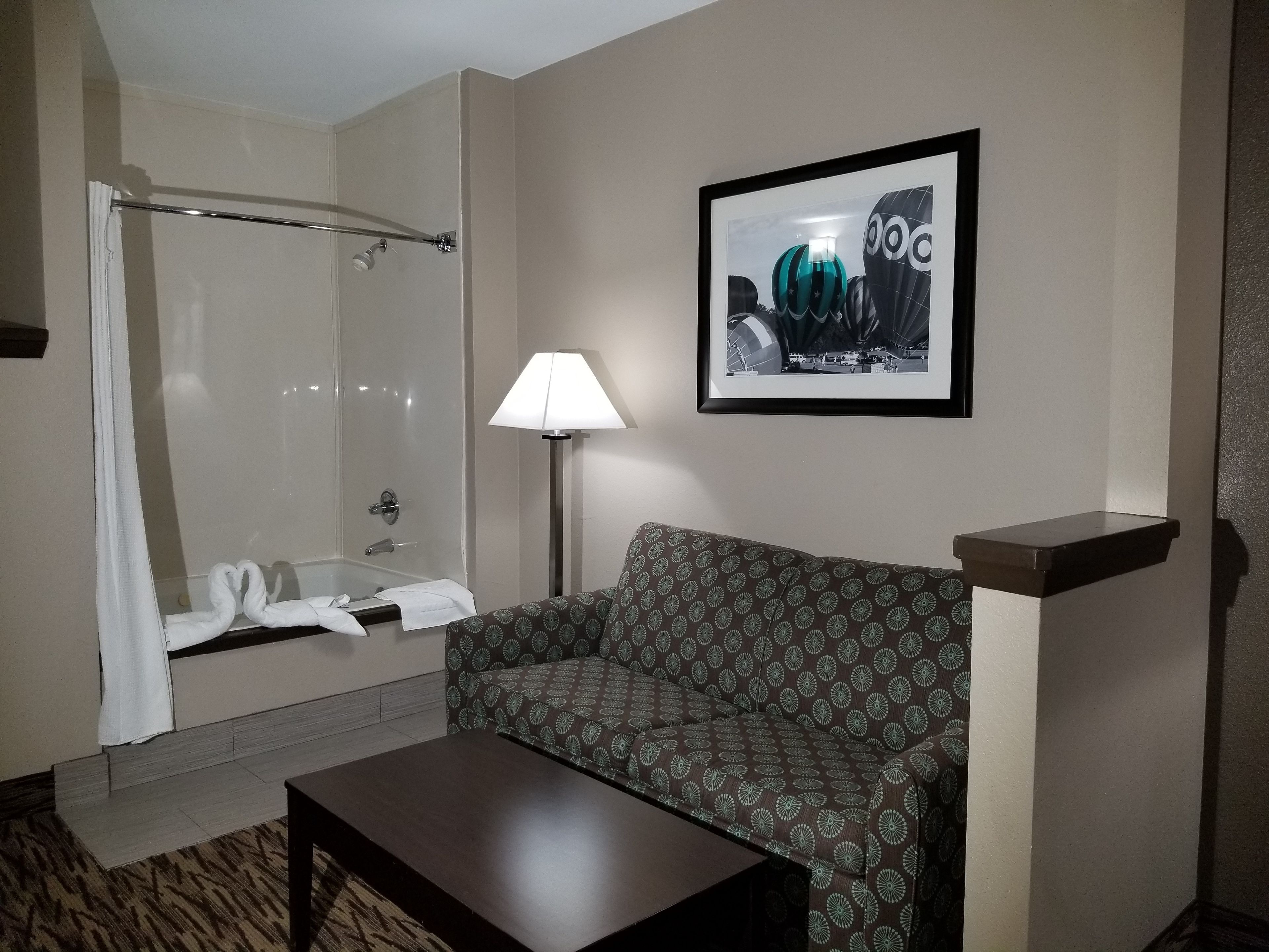 room, 1 king bed, non smoking, jetted tub | 1 bedroom, premium bedding, desk, blackout curtains