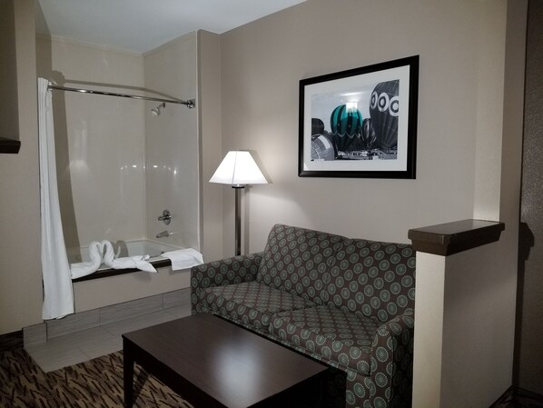 Chambre, 1 très grand lit, non-fumeur, baignoire à jets | Literie de qualité, bureau, rideaux d’obscurcissement