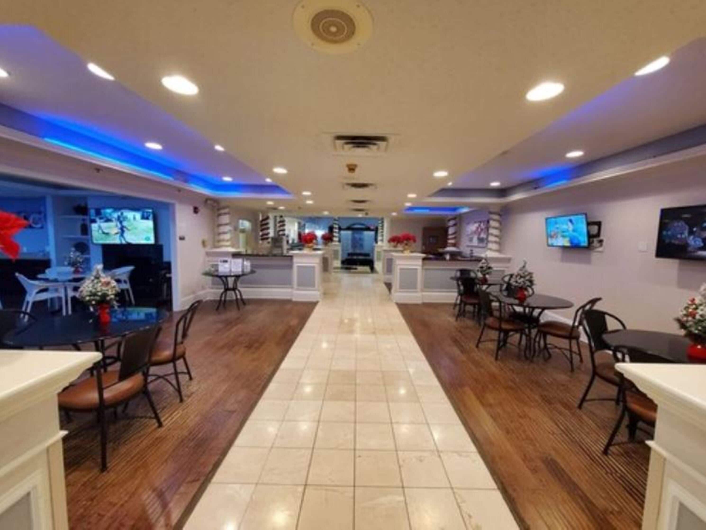 free daily self-service breakfast